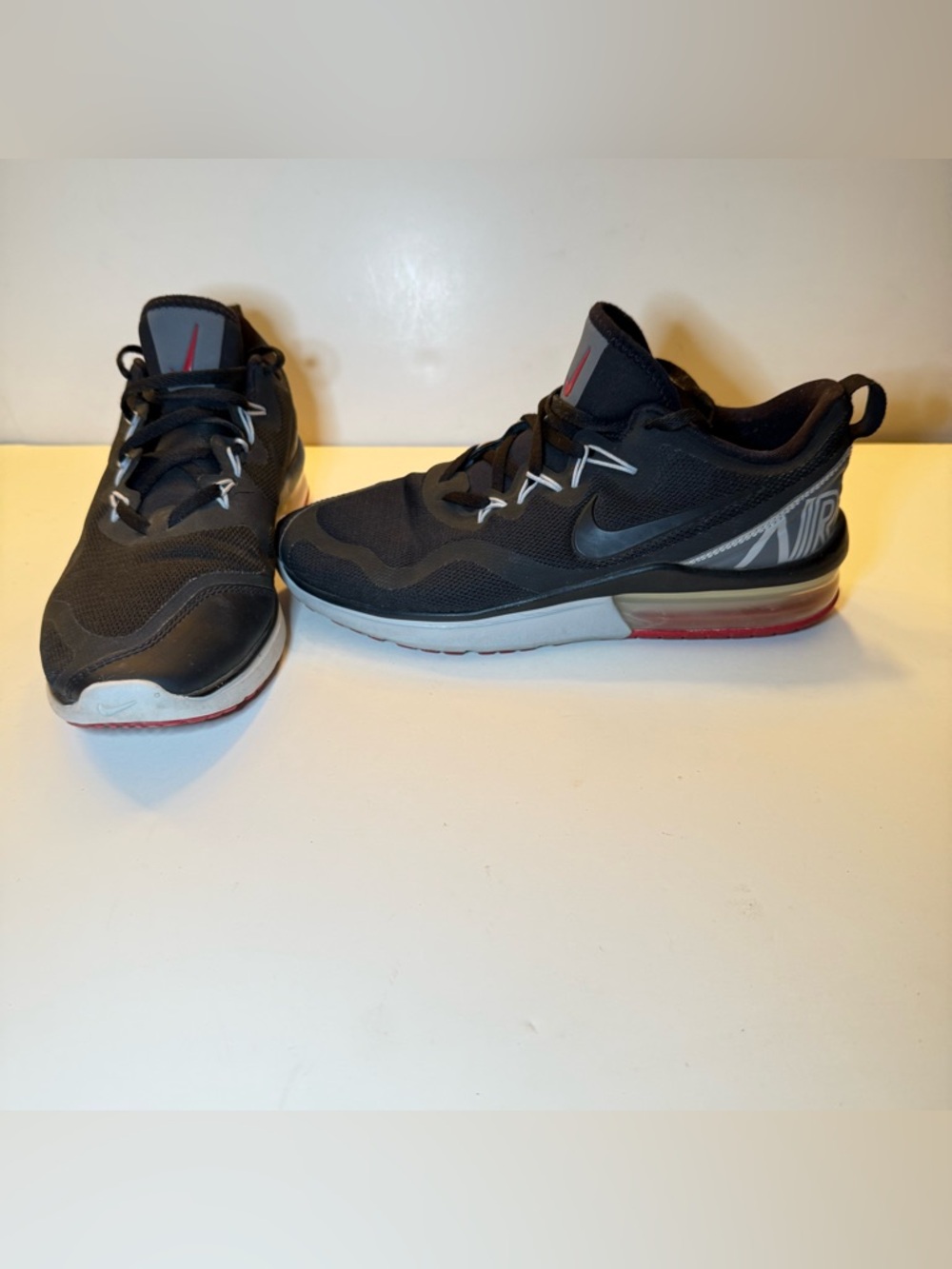 Nike Black and Red Men's Low-Top Air-Cushion Sneakers